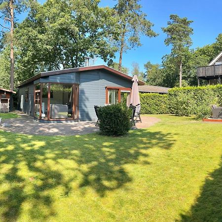 Dubbele Chalet Op Recreatiepark Topparken Op De Veluwe In Beekbergen Met Grote Vrije Tuin En Eigen Parkeerplaats المظهر الخارجي الصورة