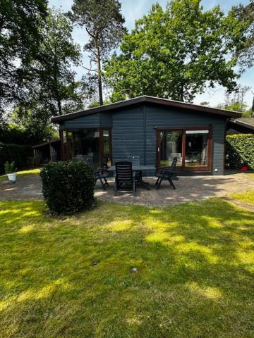 Dubbele Chalet Op Recreatiepark Topparken Op De Veluwe In Beekbergen Met Grote Vrije Tuin En Eigen Parkeerplaats المظهر الخارجي الصورة