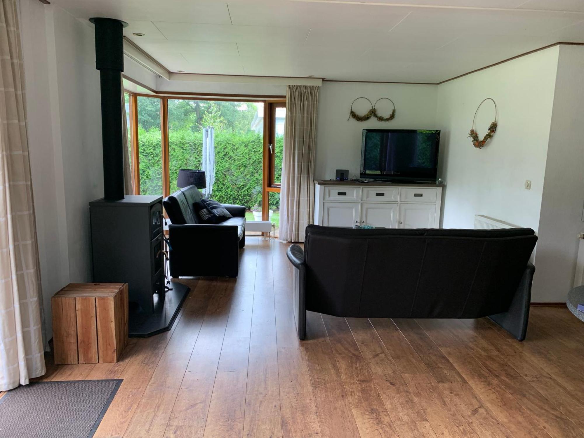 Dubbele Chalet Op Recreatiepark Topparken Op De Veluwe In Beekbergen Met Grote Vrije Tuin En Eigen Parkeerplaats الغرفة الصورة